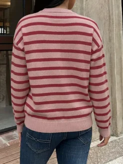 Pull femme à boutons rouges et rayures col rond manches longues