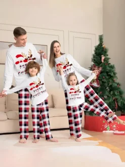 Pyjamas de Noël assortis pour toute la famille à carreaux imprimé rennes et Père Noël collection 2026