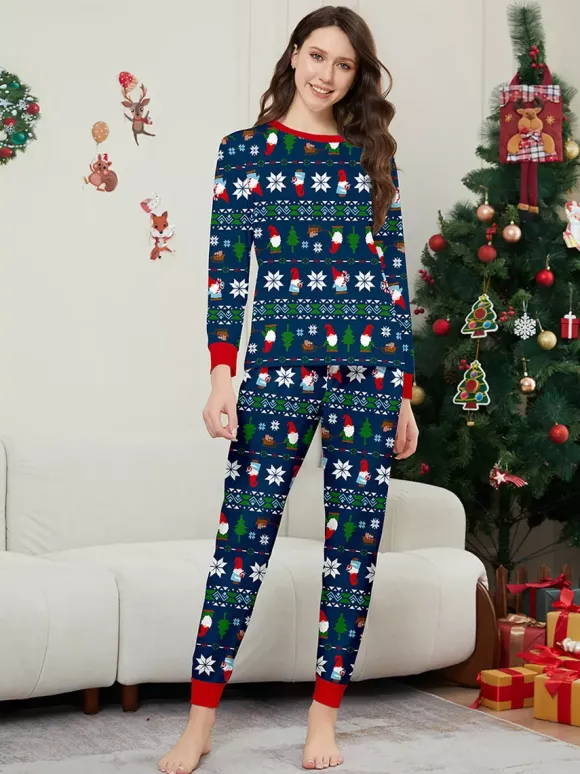 Pyjamas de Noël assortis pour toute la famille imprimés bleu marine foncé et bordures rouges collection 2026