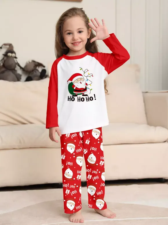Pyjamas de Noël familiaux rouge et blanc à manches raglan et imprimé Père Noël 2026