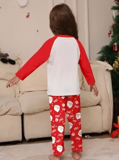 Pyjamas de Noël familiaux rouge et blanc à manches raglan et imprimé Père Noël 2026