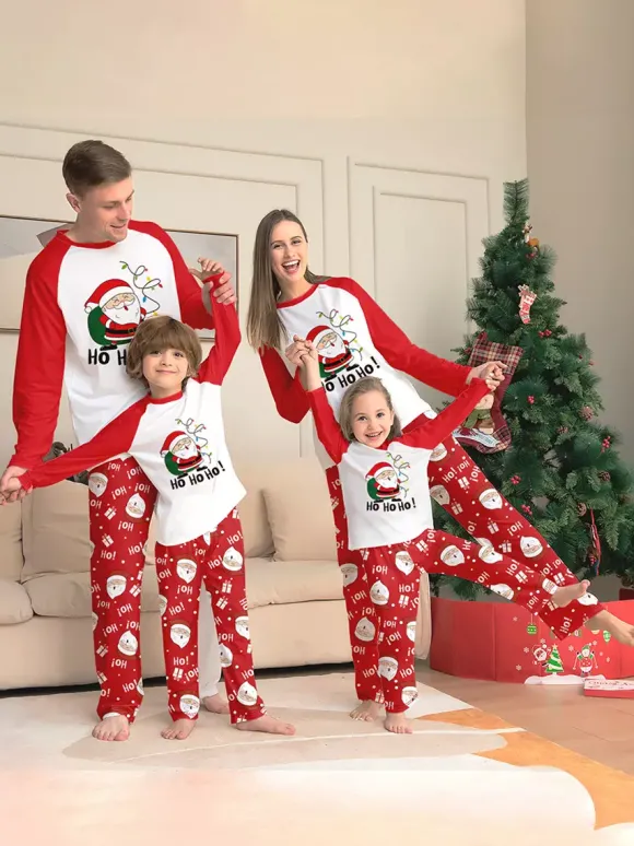 Pyjamas de Noël familiaux rouge et blanc à manches raglan et imprimé Père Noël 2026