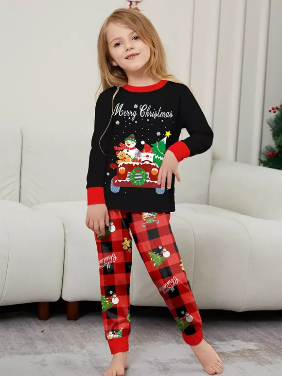 Pyjamas de Noël familiaux à carreaux noirs et rouges motif voiture et bonhomme de neige collection 2026