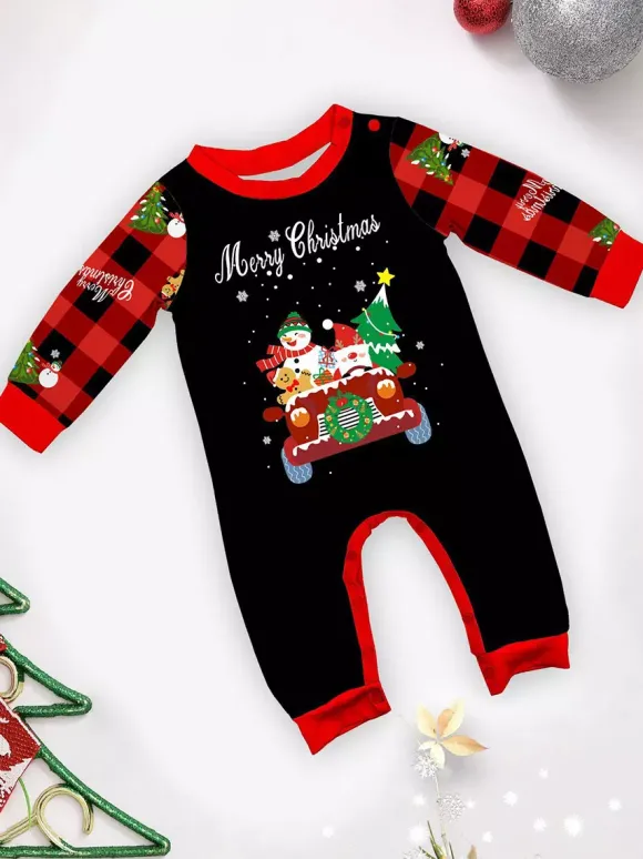 Pyjamas de Noël familiaux à carreaux noirs et rouges motif voiture et bonhomme de neige collection 2026