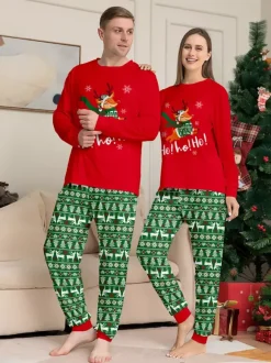 Pyjamas de Noël familiaux à motif Fair Isle rouge et vert avec des rennes (collection 2026)