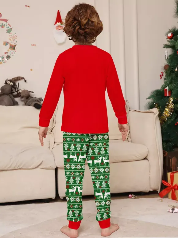 Pyjamas de Noël familiaux à motif Fair Isle rouge et vert avec des rennes (collection 2026)
