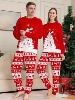 Pyjamas familiaux à imprimé sapin de Noël rouge et blanc et rennes collection fêtes 2026