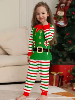 Pyjamas familiaux à rayures vertes et rouges sur le thème des lutins collection Noël 2026