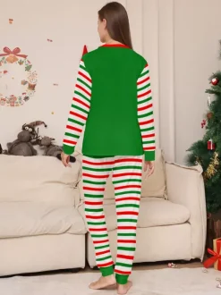 Pyjamas familiaux à rayures vertes et rouges sur le thème des lutins collection Noël 2026