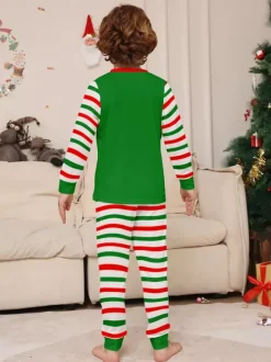Pyjamas familiaux à rayures vertes et rouges sur le thème des lutins collection Noël 2026
