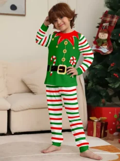 Pyjamas familiaux à rayures vertes et rouges sur le thème des lutins collection Noël 2026