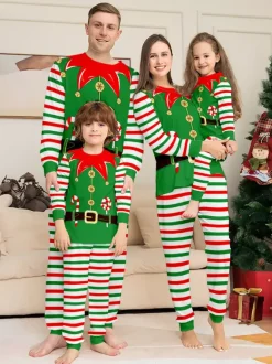 Pyjamas familiaux à rayures vertes et rouges sur le thème des lutins collection Noël 2026