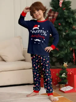 Pyjamas familiaux bleu marine et rouge « Joyeux Noël » imprimé canne à sucre collection 2026