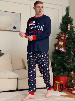 Pyjamas familiaux bleu marine et rouge « Joyeux Noël » imprimé canne à sucre collection 2026
