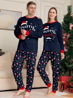 Pyjamas familiaux bleu marine et rouge « Joyeux Noël » imprimé canne à sucre collection 2026
