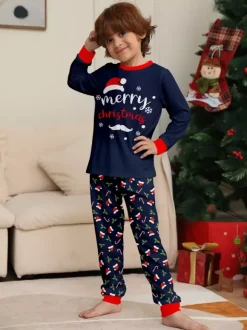 Pyjamas familiaux bleu marine et rouge « Joyeux Noël » imprimé canne à sucre collection 2026