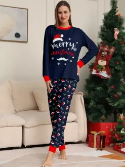 Pyjamas familiaux bleu marine et rouge « Joyeux Noël » imprimé canne à sucre collection 2026