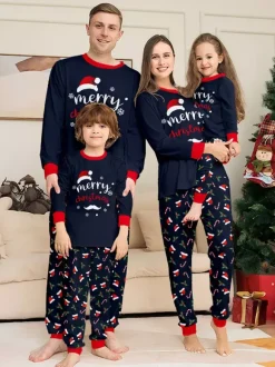 Pyjamas familiaux bleu marine et rouge « Joyeux Noël » imprimé canne à sucre collection 2026