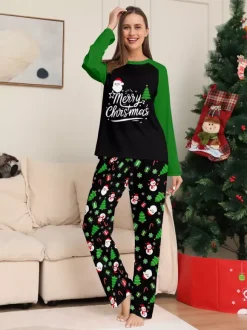 Pyjamas familiaux raglan noirs et verts à imprimé sapin et bonhomme de neige Joyeux Noël 2026
