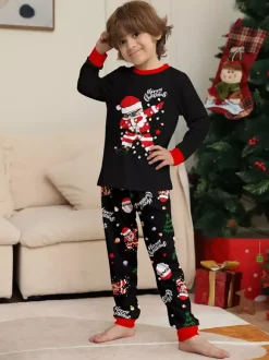 Pyjamas de Noël assortis pour toute la famille motif Père Noël dab noir et rouge collection 2026