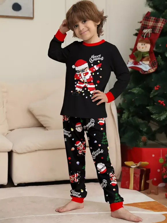 Pyjamas de Noël assortis pour toute la famille motif Père Noël dab noir et rouge collection 2026