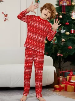 Pyjamas de Noël assortis pour toute la famille motif Fair Isle rouge et blanc collection 2026