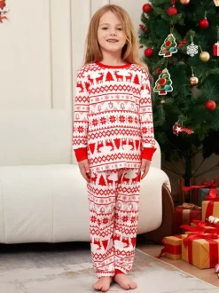 Pyjamas de Noël familiaux classiques à imprimé rennes rouges et blancs collection 2026