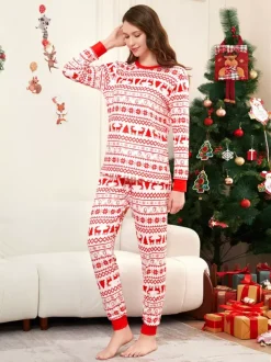 Pyjamas de Noël familiaux classiques à imprimé rennes rouges et blancs collection 2026
