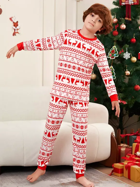 Pyjamas de Noël familiaux classiques à imprimé rennes rouges et blancs collection 2026