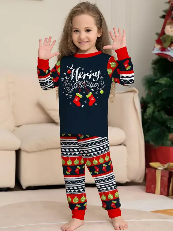 Pyjamas de Noël familiaux à motifs Fair Isle bleu marine rouge et vert collection 2026