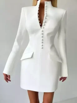 Robe blazer mini cintrée à boutons structurée et moderne collection 2026