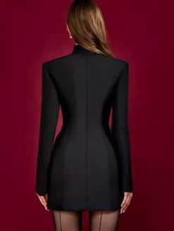 Robe blazer mini cintrée à boutons structurée et moderne collection 2026