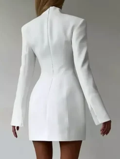 Robe blazer mini cintrée à boutons structurée et moderne collection 2026