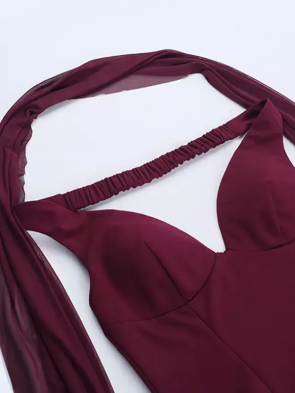 Robe courte bordeaux à ourlet en pétales de rose 3D pour femme - Robe moulante romantique avec foulard - Tenue de soirée estivale élégante et raffinée 2026