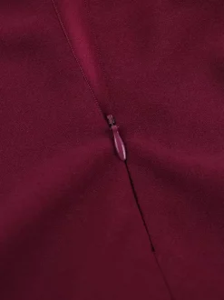 Robe courte bordeaux à ourlet en pétales de rose 3D pour femme - Robe moulante romantique avec foulard - Tenue de soirée estivale élégante et raffinée 2026