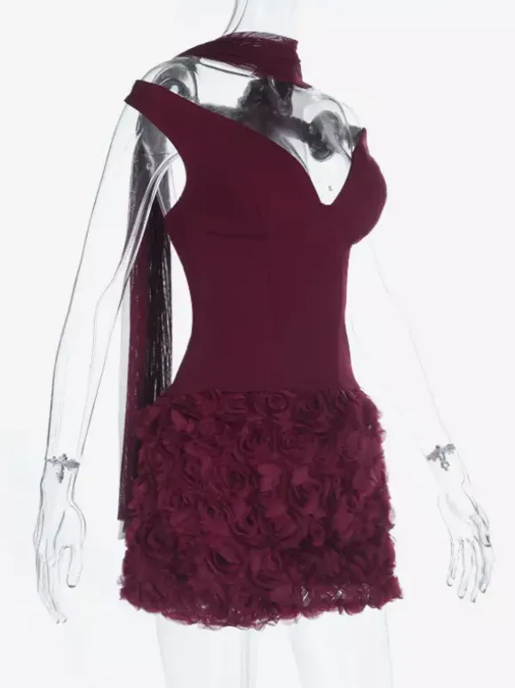 Robe courte bordeaux à ourlet en pétales de rose 3D pour femme - Robe moulante romantique avec foulard - Tenue de soirée estivale élégante et raffinée 2026