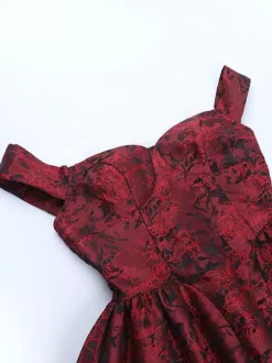 Robe courte bordeaux à épaules dénudées en jacquard fleuri - Idéale pour un bal de promo ou une fête d'anniversaire (2026)