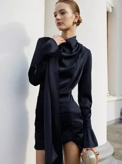 Robe courte en satin bleu marine pour femme - Élégante robe à col montant froncé et manches évasées - Idéale pour un cocktail de printemps 2026