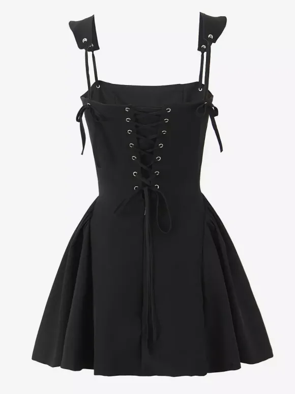 Robe courte évasée noire à bretelles et dos lacé 2026