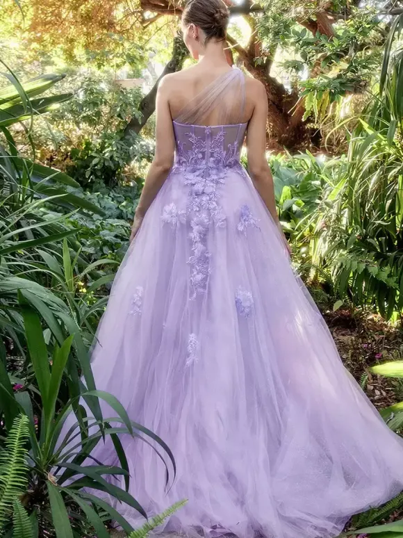 Robe de bal col en coeur a-ligne sans manches en dentelle robes d'invité de mariage