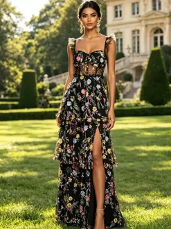 Robe de bal lavande poudré en tulle brodé de fleurs bretelles à volants corset dos en résille fente haute à plusieurs niveaux robe maxi d'invitée de mariage
