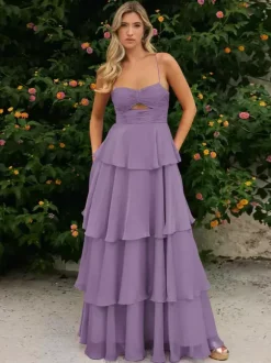 Robe de bal trapèze à encolure travaillée sans manches en mousseline à volants idéale pour un mariage.
