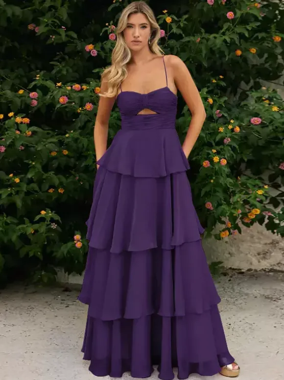 Robe de bal trapèze à encolure travaillée sans manches en mousseline à volants idéale pour un mariage.