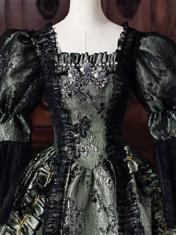 Robe de bal victorienne rococo pour femme manches bouffantes dentelle et volants style historique