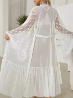 Robe de chambre en soie à manches longues transparente et transparente