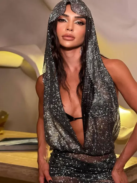 Robe de club noire à capuche avec strass robe sexy sans manches