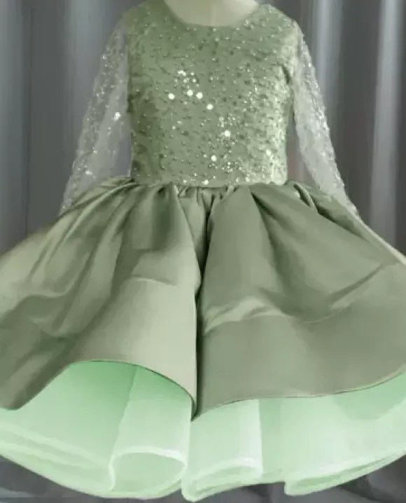 Robe de demoiselle d'honneur fille tulle perlé col bijou manches longues champagne
