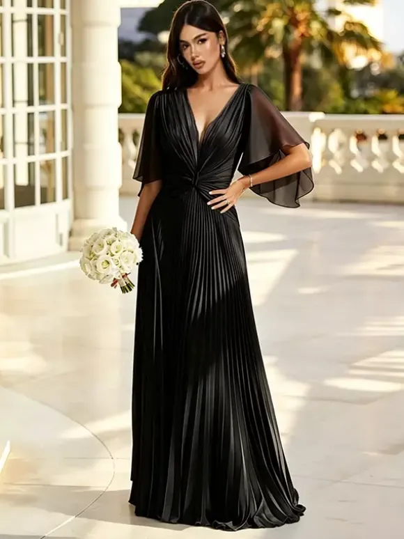 Robe de demoiselle d'honneur vert sauge en mousseline plissée col V manches papillon devant torsadé dos nu longueur au sol.