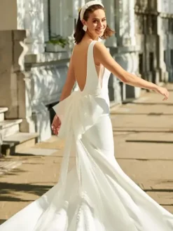 Robe de mariée avec traîne sans manches n艙uds col en V robes de mariée