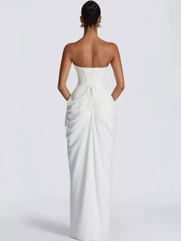 Robe de mariée civile corset intégré dos lacé doublure en mousseline et satin.
